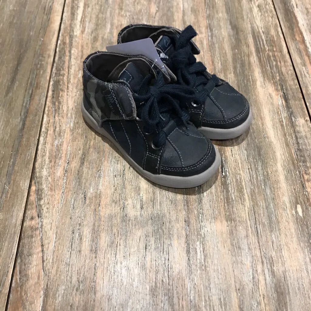 Clarks blue runner with camo detail 8