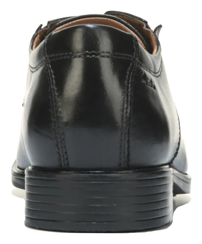 Clarks Men's Tilden Oxford Medium/Wide Plain Toe Black