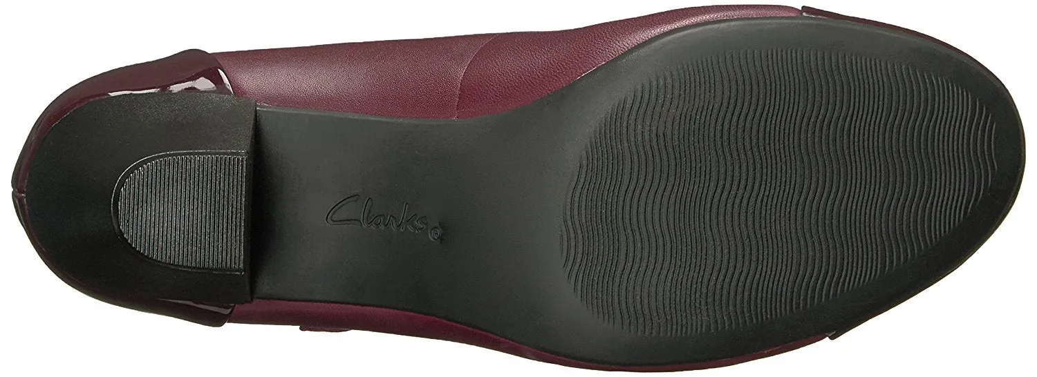 CLARKS Women's Garnit Tianna Dress Pump