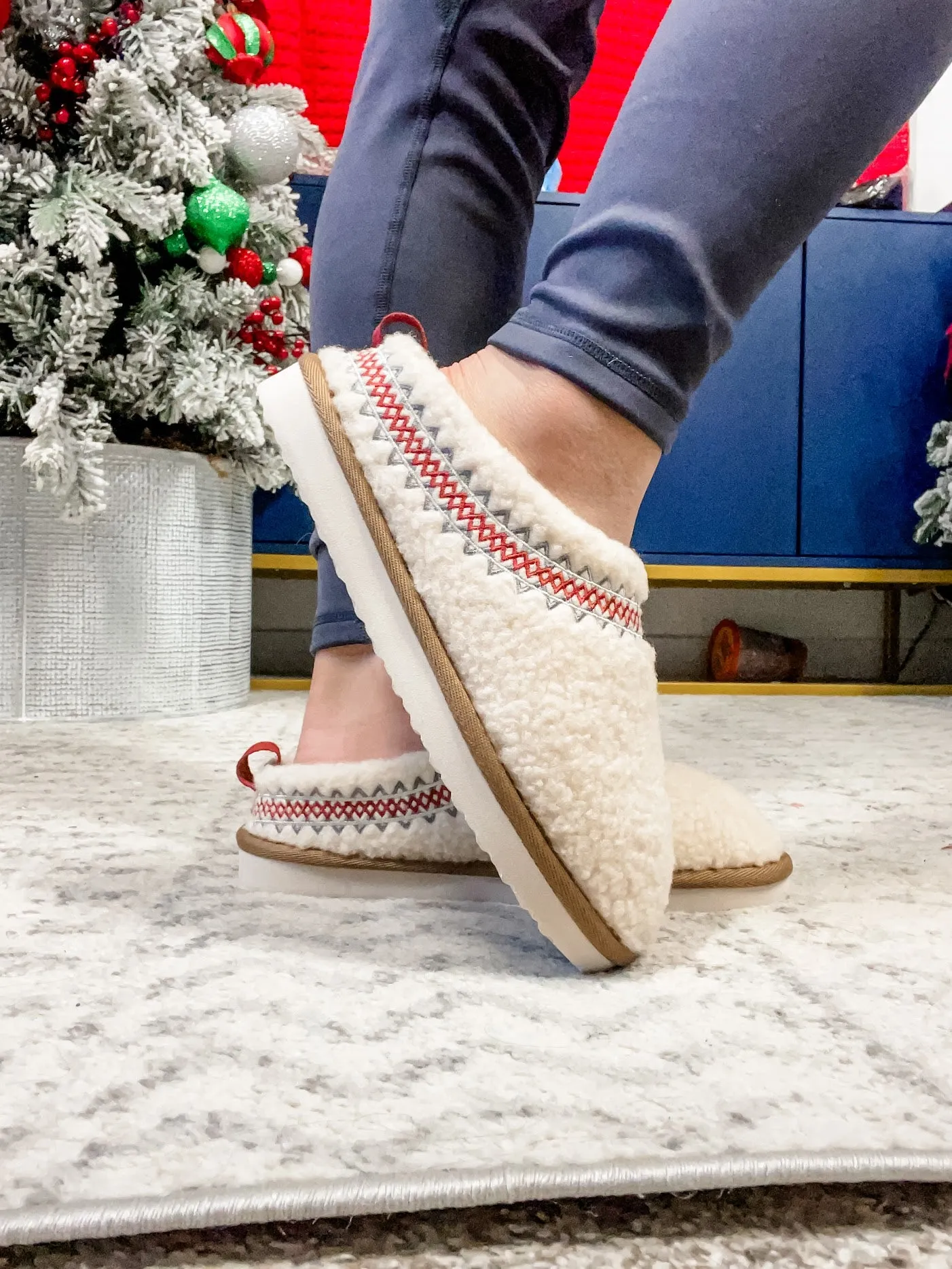 Cuddles Slip Ons in Cream (6-11)