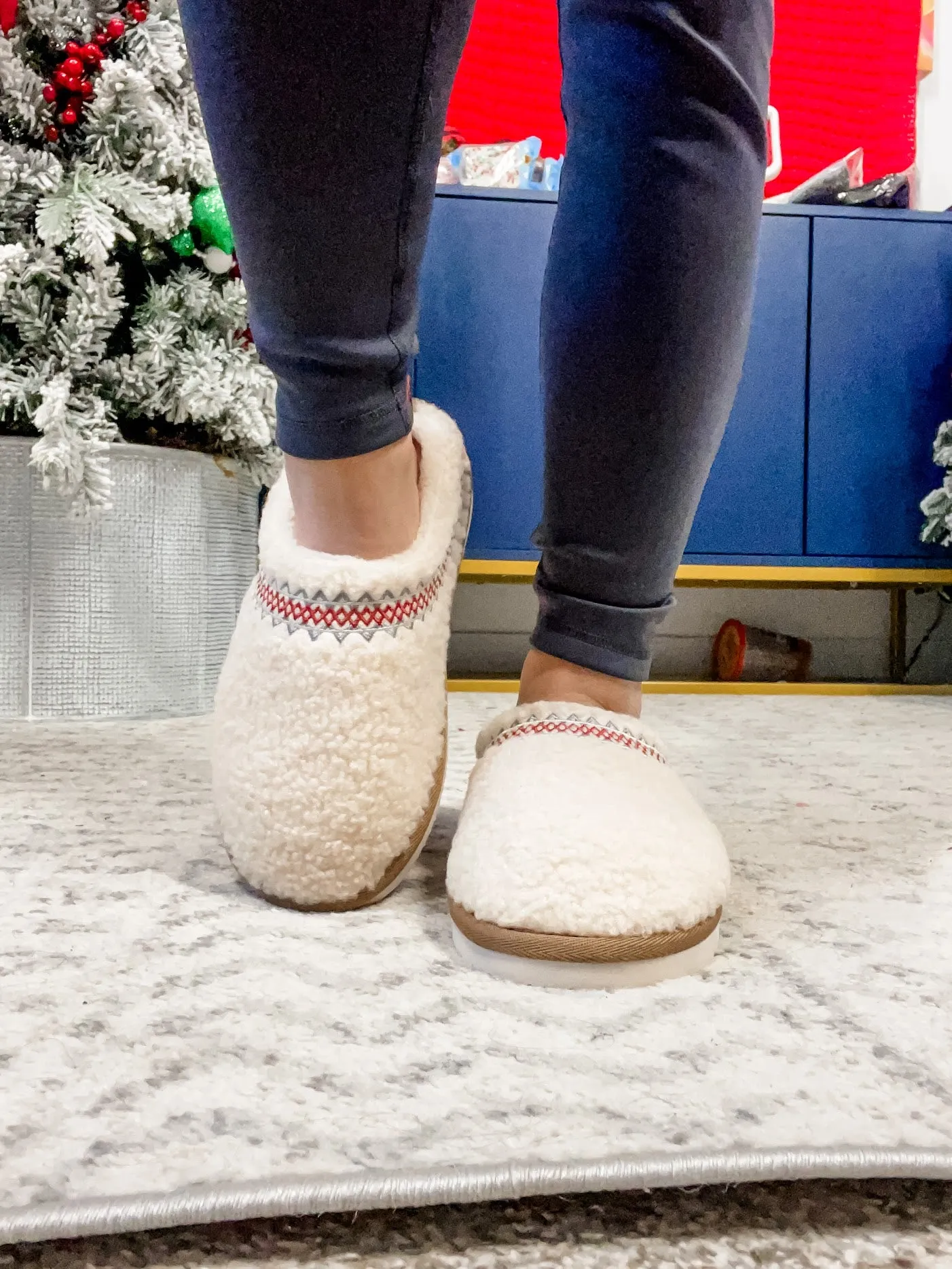 Cuddles Slip Ons in Cream (6-11)