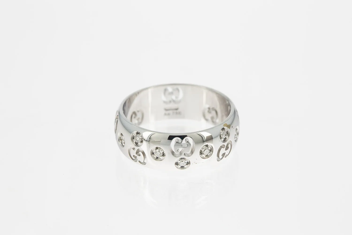 Gucci Logo 18k 750 White Gold Band Domed Ring Size 4.75