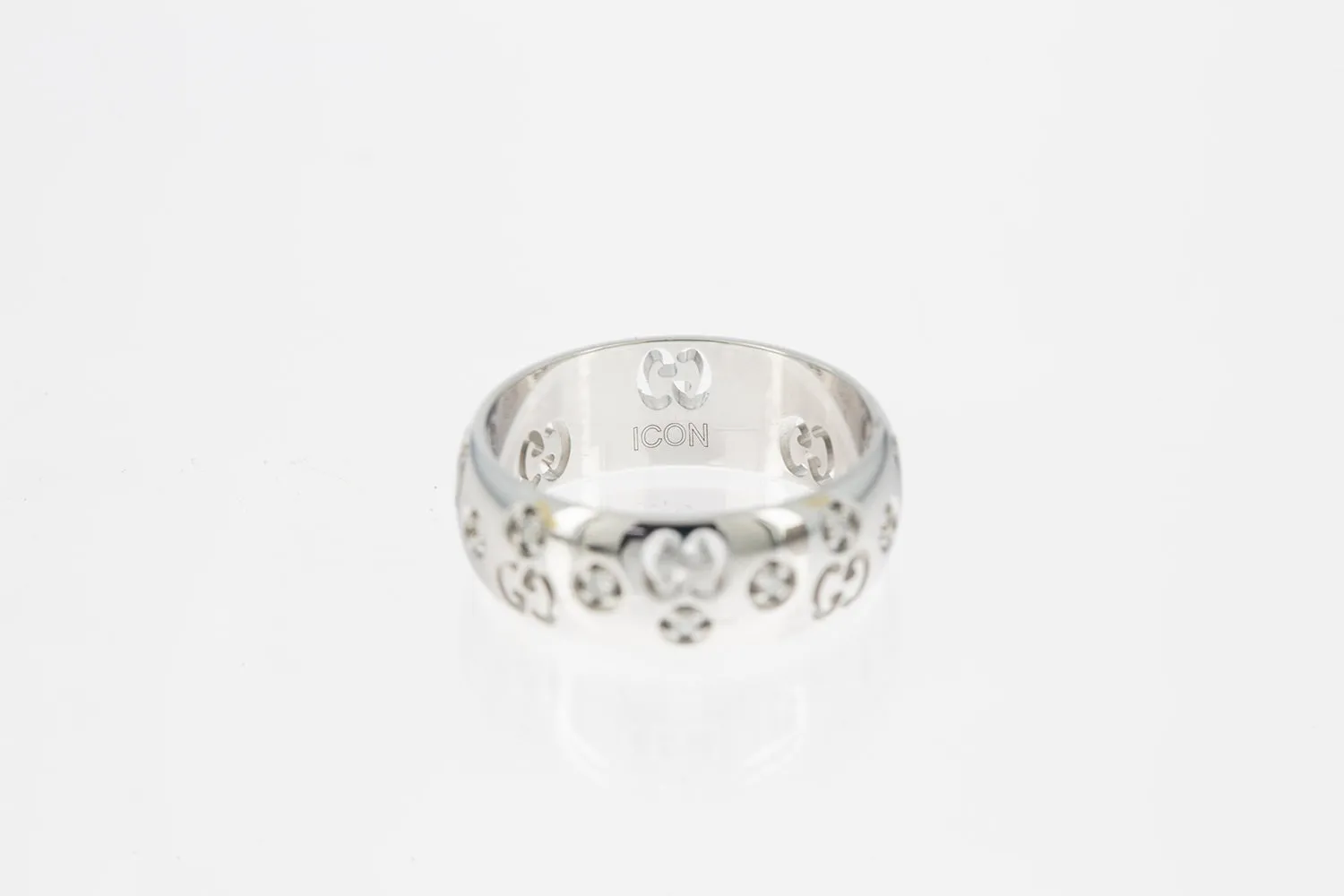 Gucci Logo 18k 750 White Gold Band Domed Ring Size 4.75