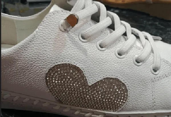 Lavish Heart Sneaker silver