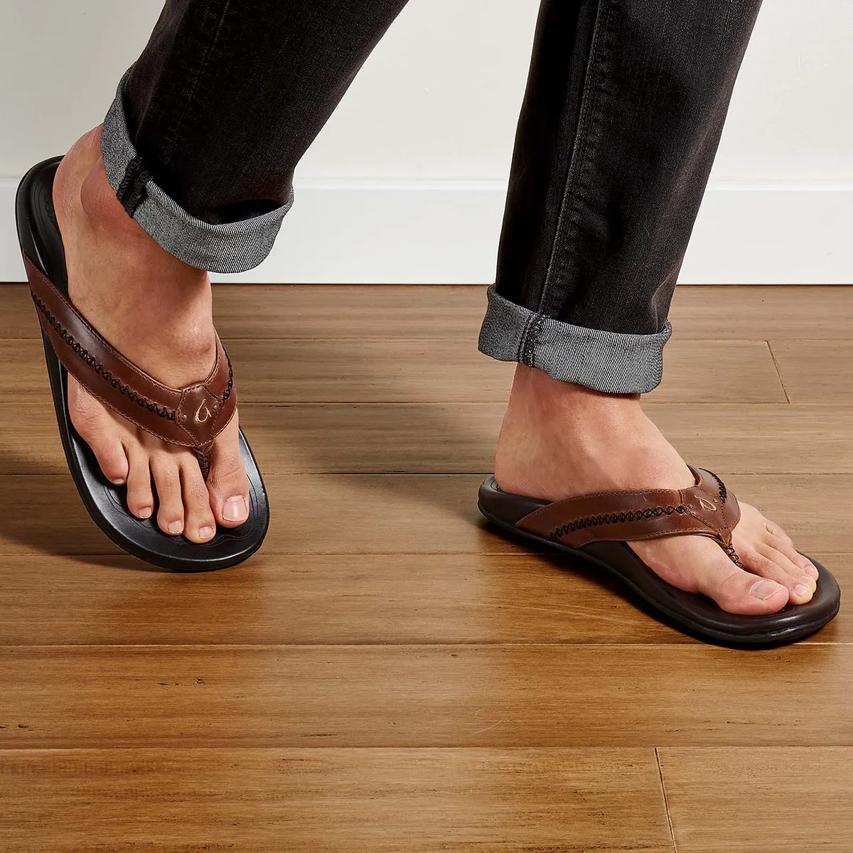 OluKai Mea Ola Sandals