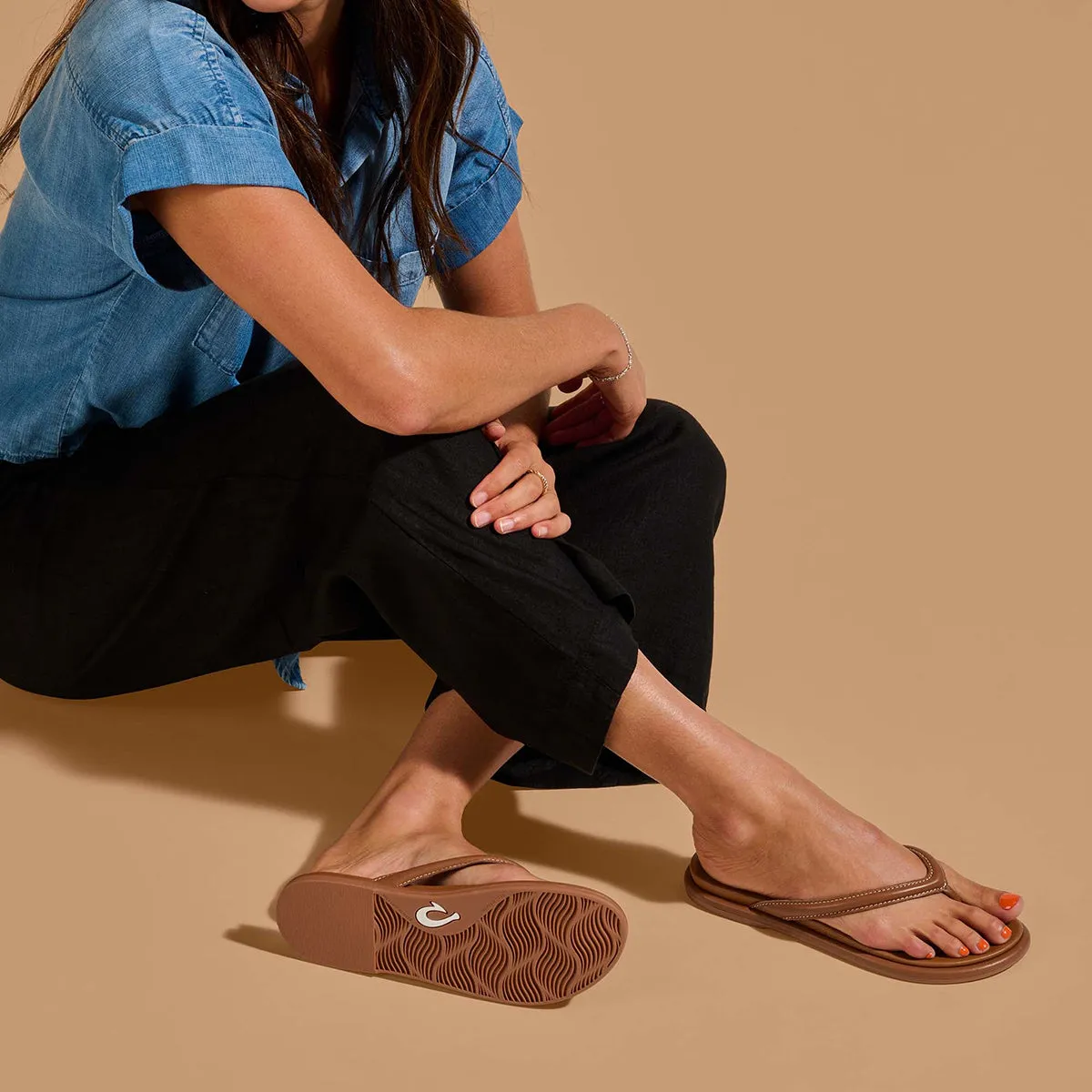 OluKai Women's Tiare Leather Beach Sandals